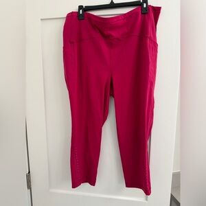 EUC Lululemon Magenta colored Leggings Size 18